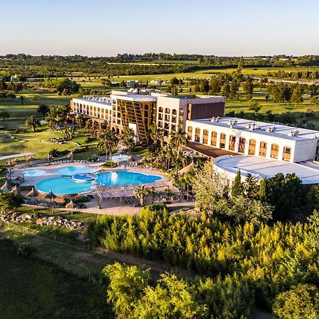 Sheraton Colonia Golf & Spa Resort Colonia del Sacramento Exterior foto Aerial view of the hotel