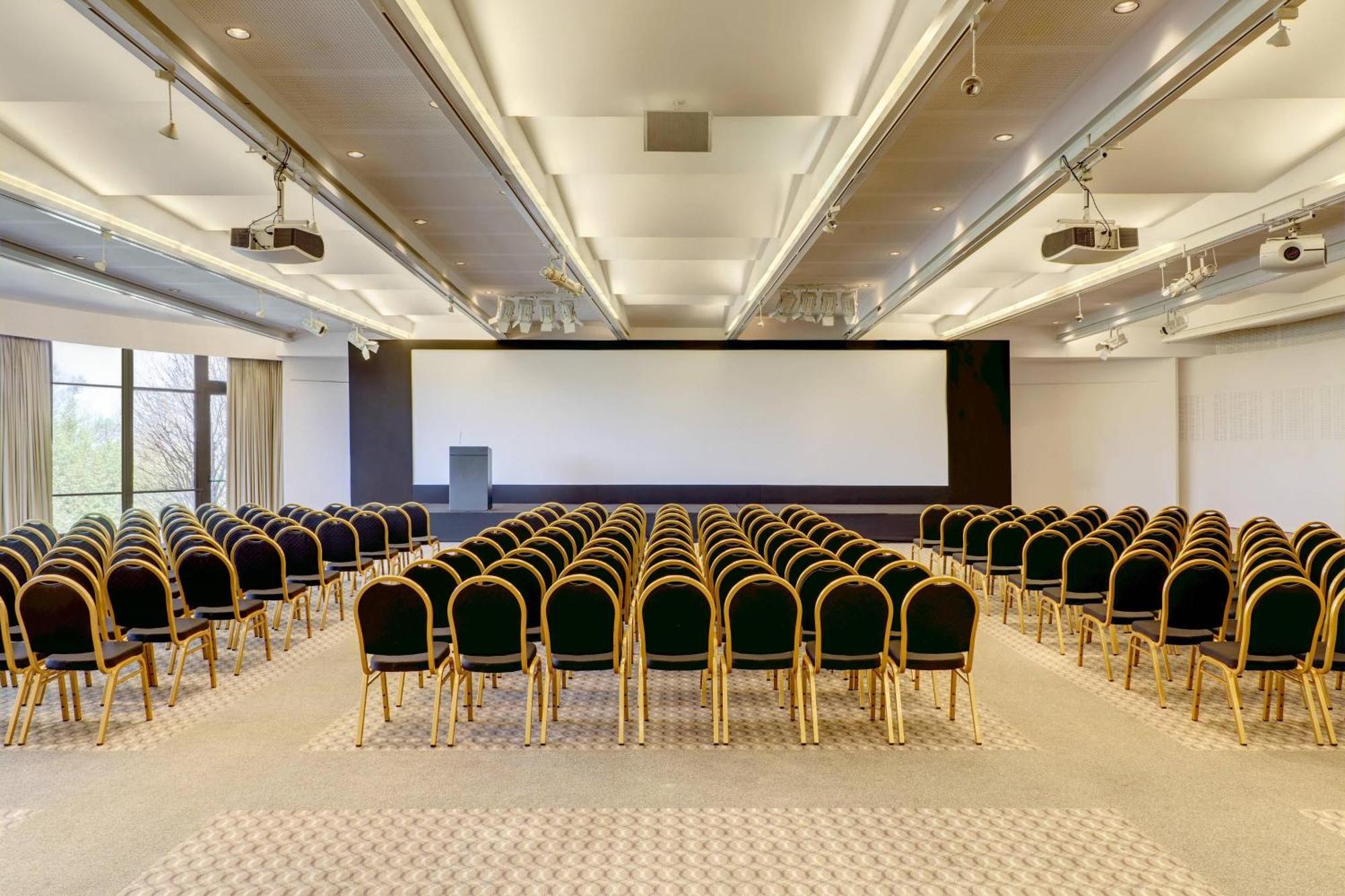 Sheraton Colonia Golf & Spa Resort Colonia del Sacramento Exterior foto The main conference room